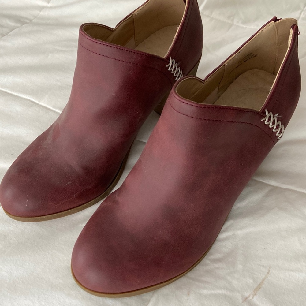 SUPER STYLISH AND CUTE MINI HEELS
